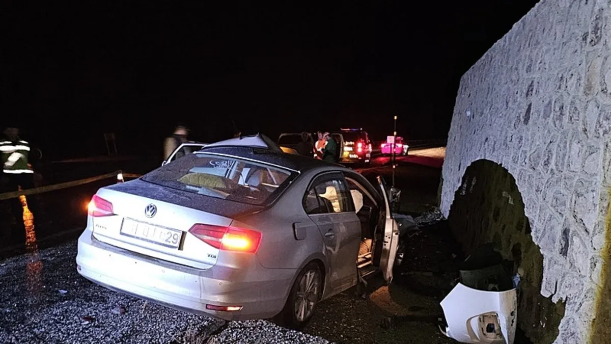 Sivas’ta feci kaza! İki otomobil çarpıştı: Ölü ve yaralılar var Sivas’ta feci kaza! İki otomobil çarpıştı: Ölü ve yaralılar var