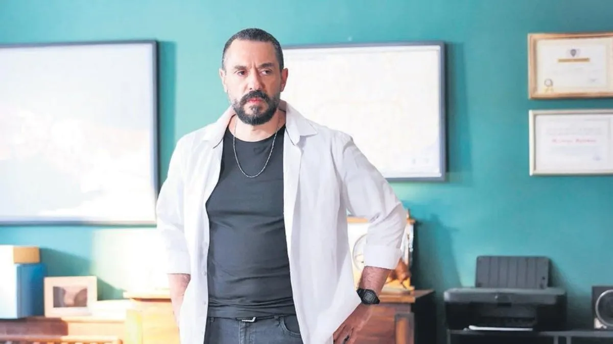 ‘Romantizm soslu yüksek tempolu bir hikâye seyirciyi bekliyor’ ‘Romantizm soslu yüksek tempolu bir hikâye seyirciyi bekliyor’