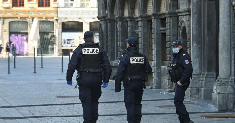 Fransa’da Paris ve çevresinde sokağa çıkma kısıtlamasına bir de yasak eklenecek