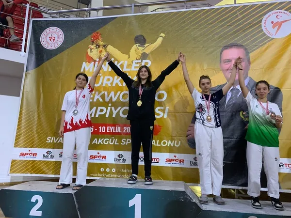 Ceyda Nur Kal Başarıları ile Göz Dolduruyor