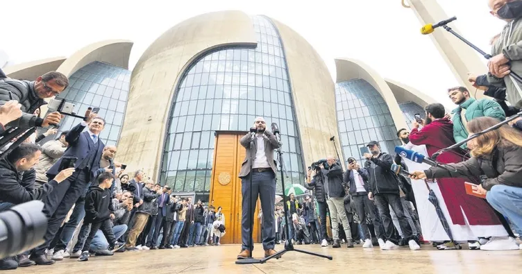 Köln’de ezan sevinci