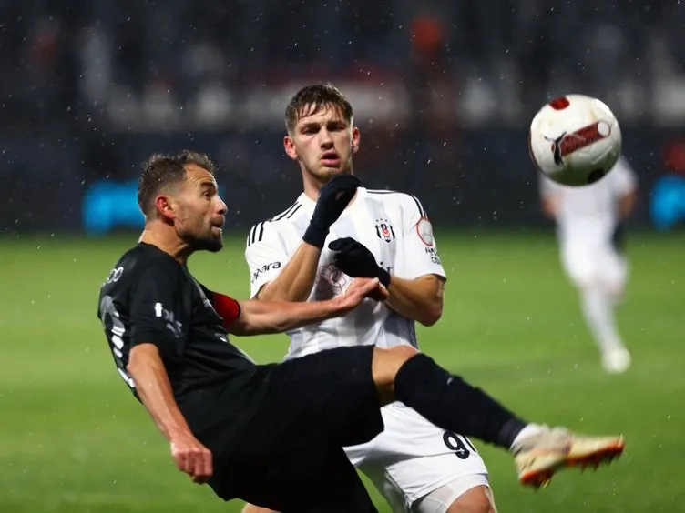 Son dakika haberi: Beşiktaş’a soğuk duş! Pendikspor 3 puanı 4 golle aldı
