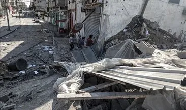 İsrail’in Gazze saldırılarında hayatını kaybeden 5 Filistinlinin naaşı toprağa verildi