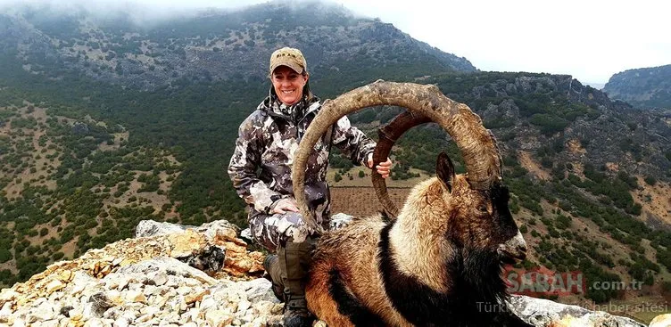 ABD’li avcı Adıyaman’da uzun boynuzlu dağ keçisi avladı