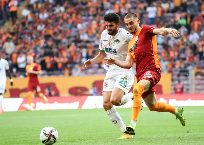 son-dakika-volkan-demirelden-galatasaray-taraftarini-cildirtan-yorum-yildiz-isim-icin-olay-sozler-1632134760193.jpg