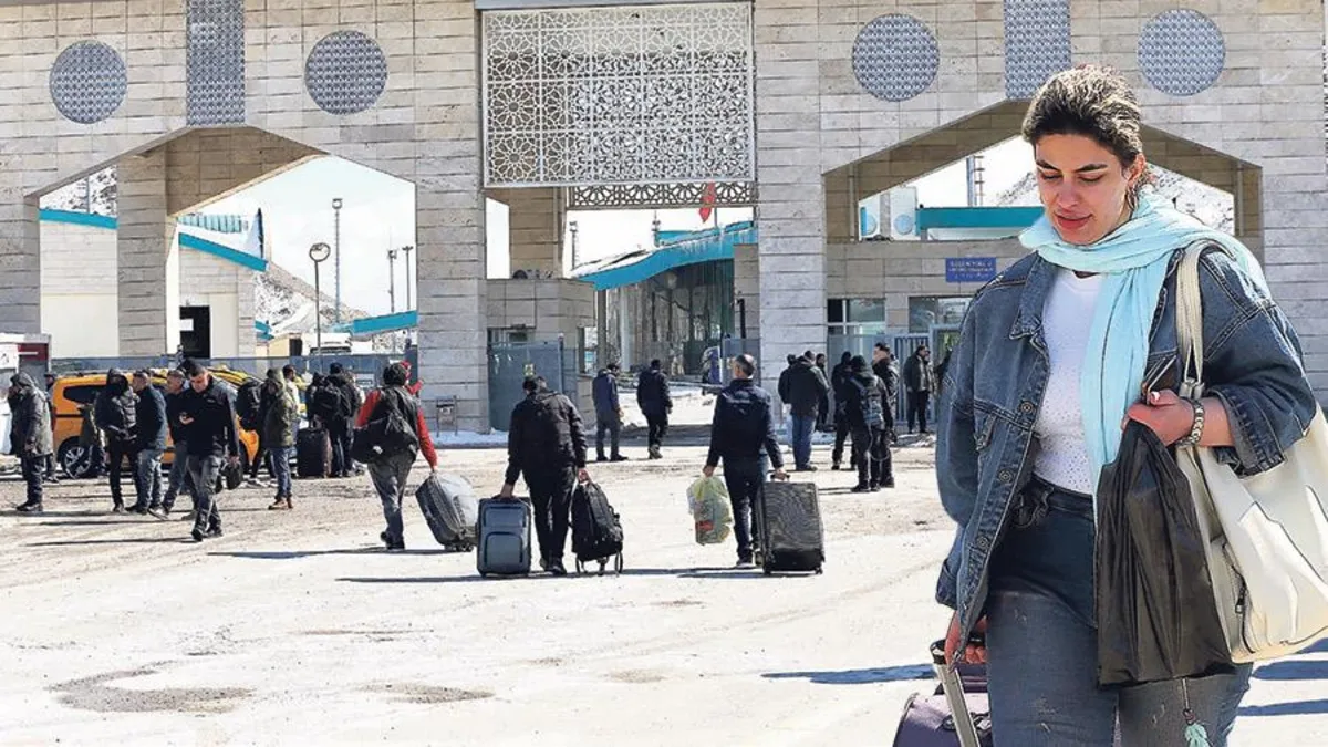 Sınır kapısındaki İranlılar: Erdoğan barış için elinden geleni yapacaktır Sınır kapısındaki İranlılar: Erdoğan barış için elinden geleni yapacaktır