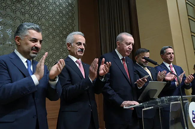 baskan-erdogandan-onemli-aciklamalar-5g-teknolojisi-dijital-bagimsizligimizi-daha-da-percinleyecek-1774961109309.jpeg Başkan Erdoğan: 5G teknolojisi dijital bağımsızlığımızı daha da perçinleyecek