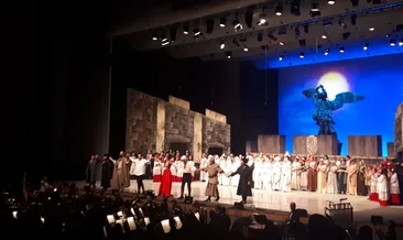 Tosca prömiyerini yaptı