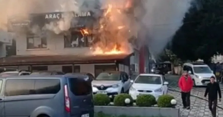 Yer Sakarya: Araç kiralama şirketinde korkutan yangın!