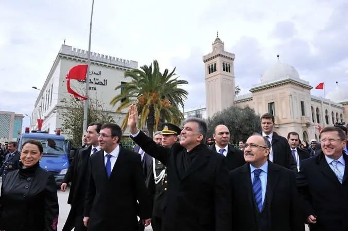 Abdullah Gül Tunus’ta