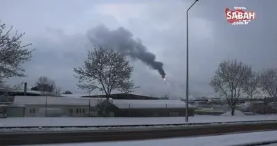 Bembeyaz kar yağışı altında, simsiyah TÜPRAŞ dumanı! | Video