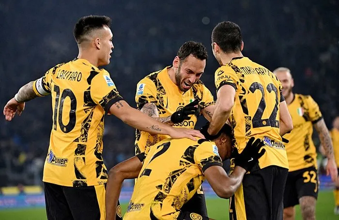 hakan-calhanoglu-acilisi-yapti-inter-farkli-kazandiserie-a-lazio-0-inter-6-1734430256191.jpeg