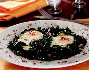 Ispanaklı Yumurta