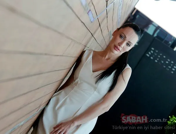 Fahriye Evcen'in kardeşi hayret ettirdi...