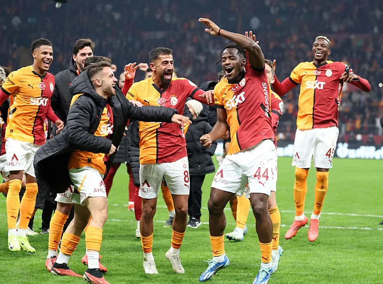 Son dakika Galatasaray haberi: Galatasaray yıldız oyuncunun biletini kesti! Okan Buruk o isim için onay verdi...