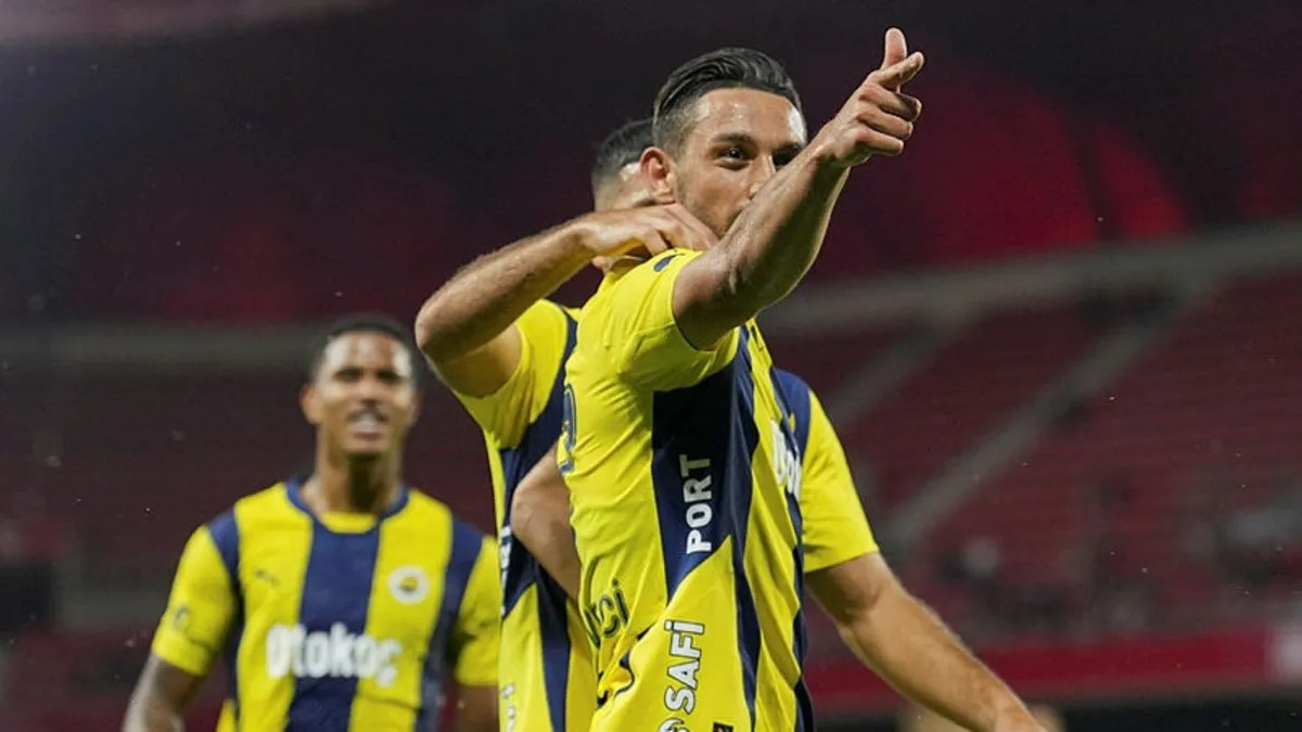 İrfan Can Kahveci'den Yusuf Dikeç pozu