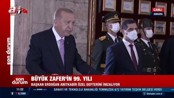 SON DAKİKA: Başkan Erdoğan Anıtkabir Özel Defteri'ni imzaladı