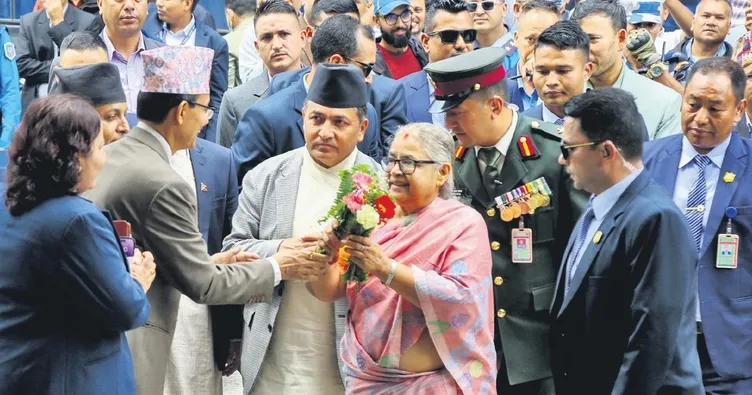 Z kuşağı devirdiği hükümeti yeniden kurdu