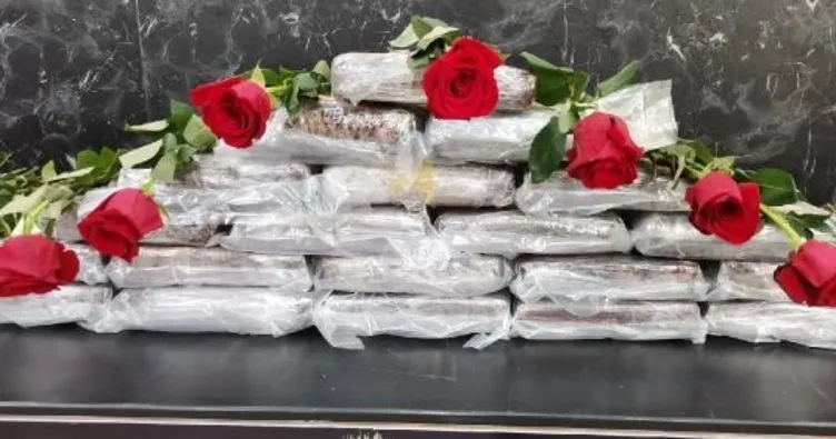 Atatürk Havalimanı’nda Kolombiya’dan gelen gül kutularından kokain çıktı