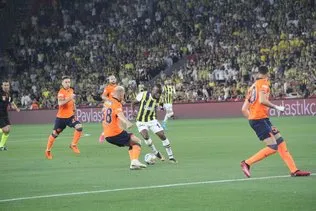 Son dakika haberleri: Fenerbahçe-Başakşehir maçında olay hareket! Caner Erkin’den Emre Belözoğlu’na şok tepki...