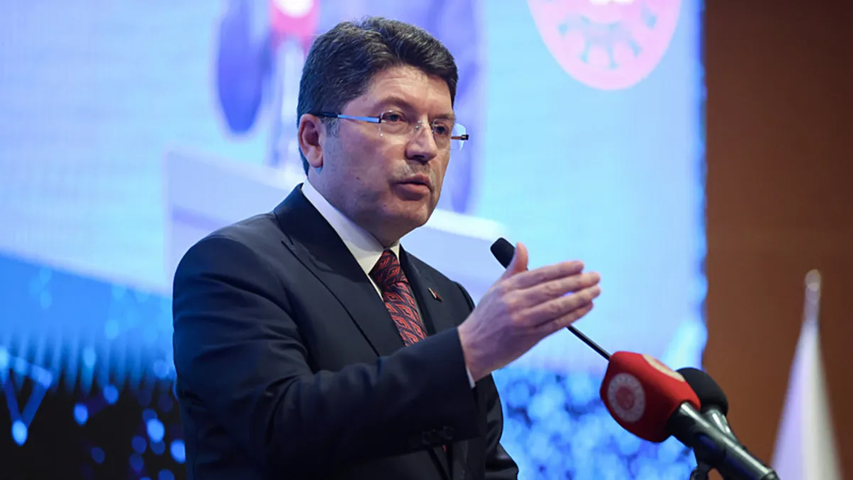 Son dakika | Adalet Bakanı Yılmaz Tunç açıkladı! 1 yıl ceza alan 18 gün cezaevinde kalacak Son dakika | Adalet Bakanı Yılmaz Tunç açıkladı! 1 yıl ceza alan 18 gün cezaevinde kalacak