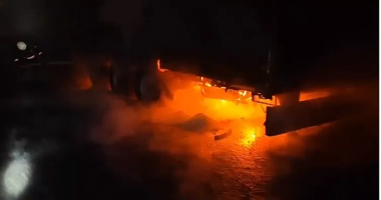 Şanlıurfa’da otoyolda araç alev alev yandı