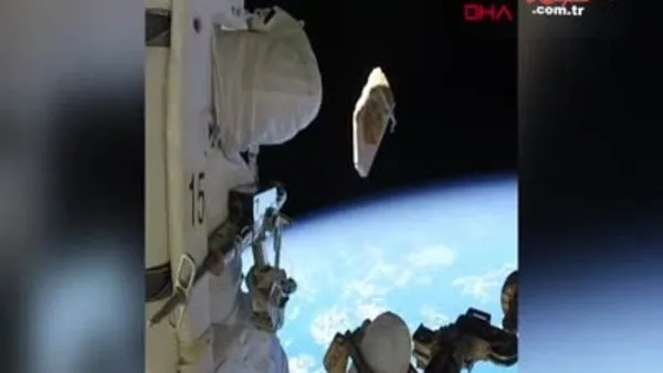 Astronot uzaya çöp atarken görüntülendi