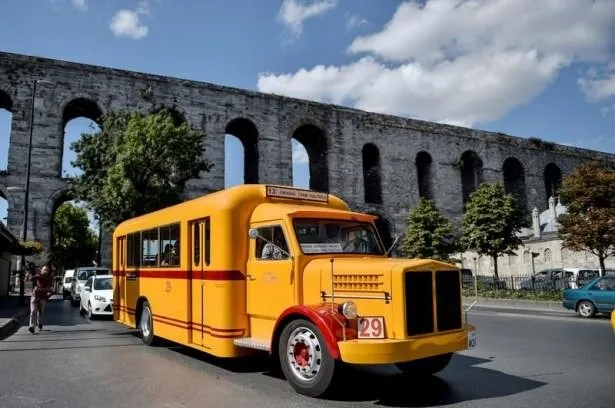 İETT’nin nostalji otobüsleri İstanbul sokaklarında