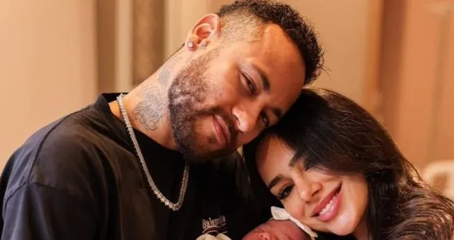 Neymar sevgilisi Bruno Biancardi’ye gökyüzünden 4.5 milyon Euro’ya yıldız aldı Neymar sevgilisi Bruno Biancardi’ye gökyüzünden 4.5 milyon Euro’ya yıldız aldı