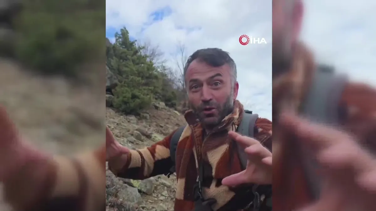 Kuş sesi sandı ayı çıktı! Erzurum’da korku dolu anlar kamerada | Video videosunu izle Kuş sesi sandı ayı çıktı! Erzurum’da korku dolu anlar kamerada | Video videosunu izle