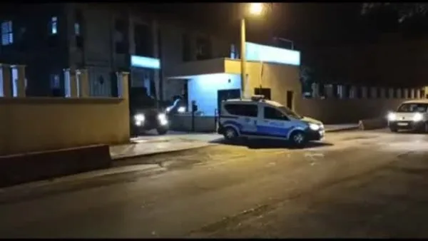 Tarsus'ta 5 kişinin gözaltına alındığı terör operasyonu kamerada