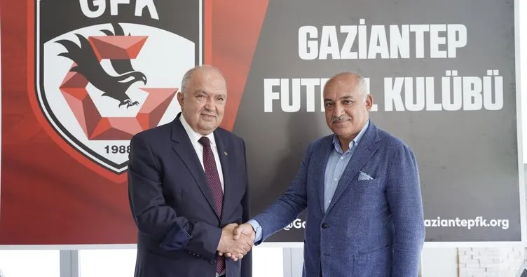 Gaziantep FK’da Mehmet Büyükekşi gitti, Cevdet Akınal geldi!