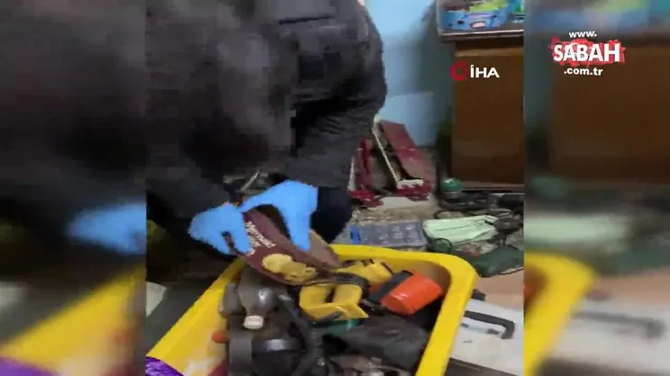 Evlerini silah atölyesine çeviren baba ve oğluna baskın