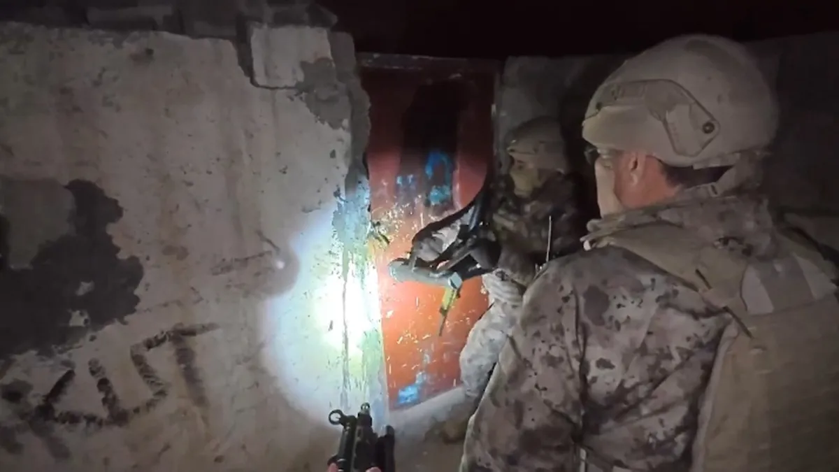 MİT destekli FETÖ operasyonu: 70 şüpheli gözaltında MİT destekli FETÖ operasyonu: 70 şüpheli gözaltında