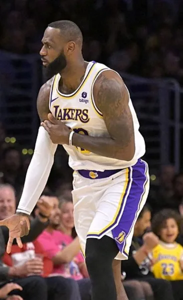 Lakers, 150 sayı attığı maçta Pacers’ı yıktı
