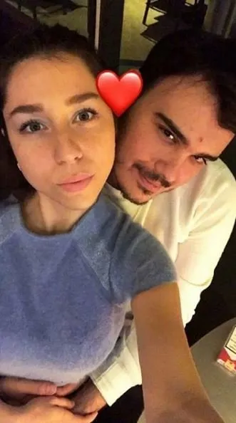 Mustafa Ceceli'nin kardeşi Sinan Ceceli ile Büşra Özdiş nişanlandı