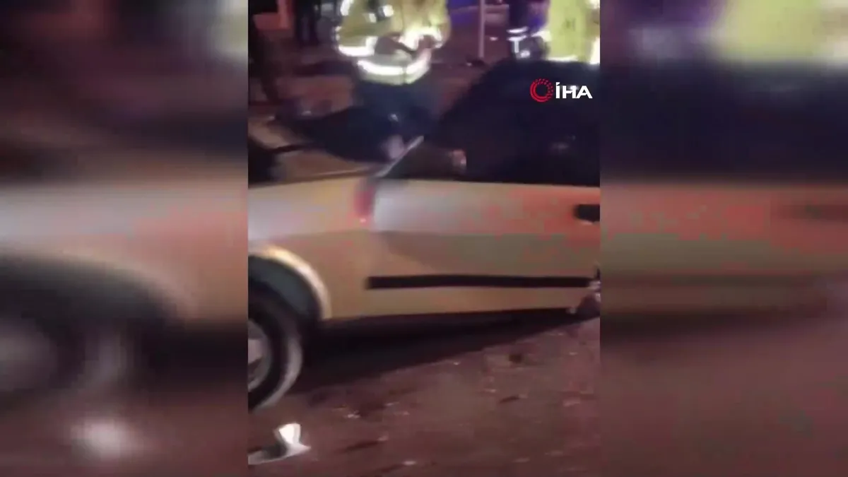 Erzincan’da kazada Tofaş ikiye bölündü: 4 yaralı videosunu izle Erzincan’da kazada Tofaş ikiye bölündü: 4 yaralı videosunu izle