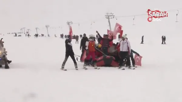 Van’da Türk bayraklı kayak gösterisi | Video