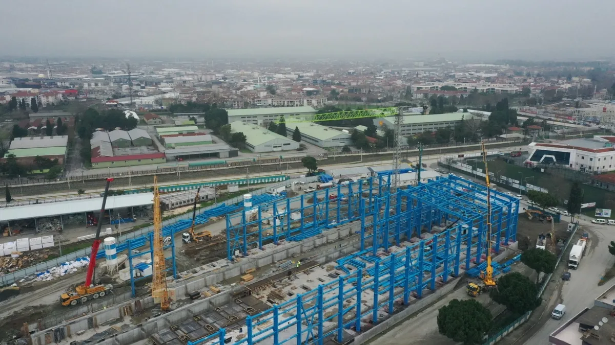 Bakan Uraloğlu duyurdu: Türkiye’de bir ilk! Hızlı tren fabrikası bu yıl hizmete açılacak Bakan Uraloğlu duyurdu: Türkiye’de bir ilk! Hızlı tren fabrikası bu yıl hizmete açılacak