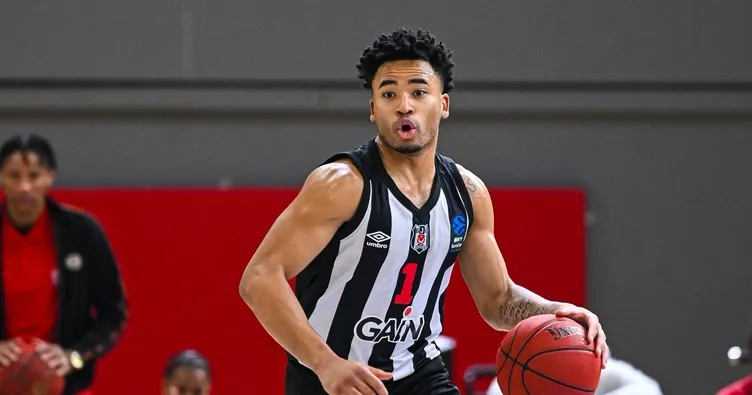 Beşiktaş GAIN - Panionios maçında skandal pankart! Yunan taraftarlardan çirkin provokasyon...