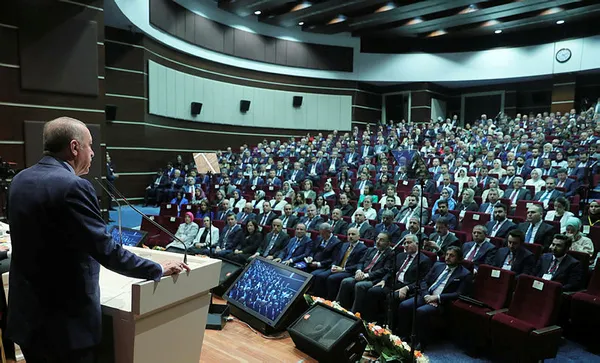 son-dakika-baskan-erdogandan-kilicdarogluna-siginmaci-tepkisi-bunlarin-gozu-var-gormez-kulagi-var-duymaz-1652271031263.jpg