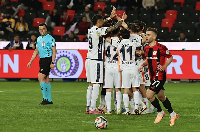basaksehir-gaziantep-fk-deplasmaninda-galip-1778957629984.jpeg