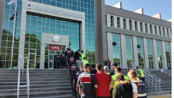 tekirdagda-jandarmadan-kacakcilik-ve-uyusturucu-operasyonu-1783525020061.jpg