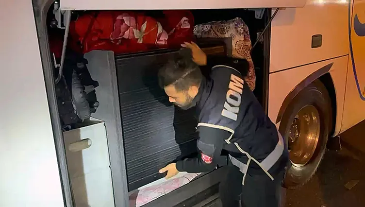 Yolcu otobüsünün motor kısmından bakın ne çıktı: 4.2 milyon lira değerinde!