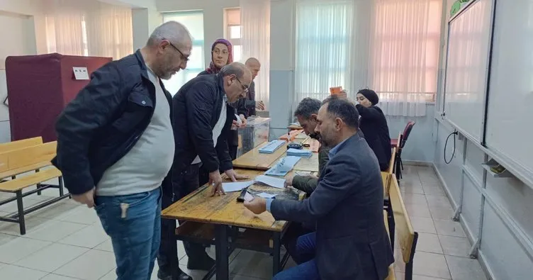 Bingöl’de yerel seçim heyecanı... Oy verme işlemi başladı