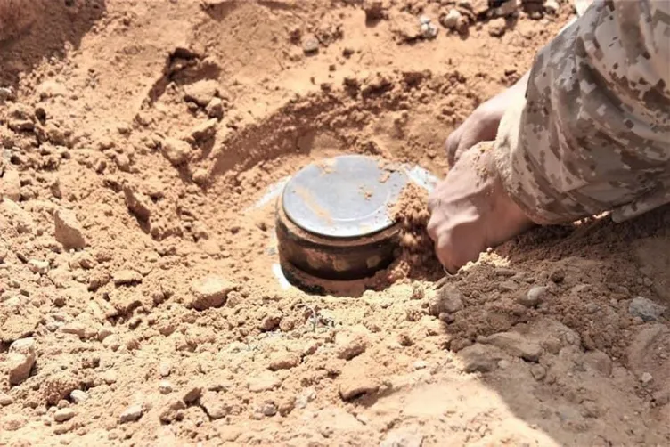 Hafter milisleri, başkentin güneyinden çekilirken DEAŞ'ın mayın tuzaklama taktiğine başvurdu