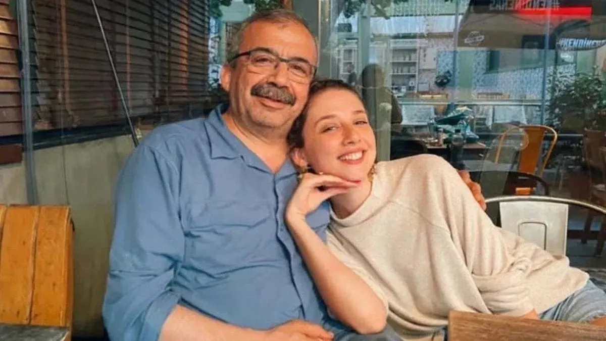 Sırrı Süreyya Önder'in kızından duygusal paylaşım: Diren baba