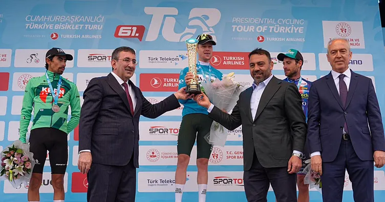 Cumhurbaşkanı Yardımcısı Cevdet Yılmaz: Tüm sporcuları tebrik ediyorum
