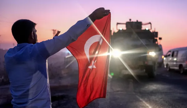 new-york-timestan-olay-yaratan-yazi-turk-askeri-suriyede-milyonlarca-sivili-katliamdan-koruyor-1613555352140.jpg New York Times’tan olay yaratan yazı: Türk askeri Suriye'de milyonlarca sivili katliamdan koruyor