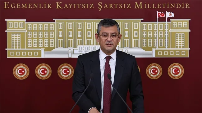 mustafa-sarigul-kemal-kilicdaroglunu-boyle-savundu-genel-baskanligi-birakirsa-chp-baraj-altinda-kalir-1694031910941.jpg Mustafa Sarıgül, Kemal Kılıçdaroğlu'nu böyle savundu: Genel Başkanlığı bırakırsa CHP baraj altında kalır